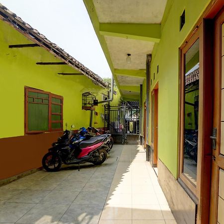 Oyo Life 92840 Wisma Morricco Jombang ภายนอก รูปภาพ