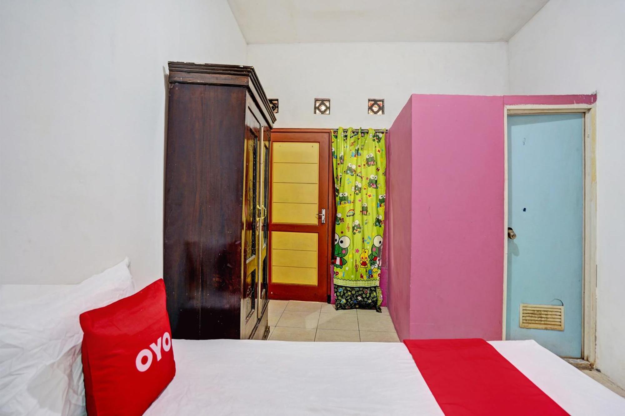 Oyo Life 92840 Wisma Morricco Jombang ภายนอก รูปภาพ