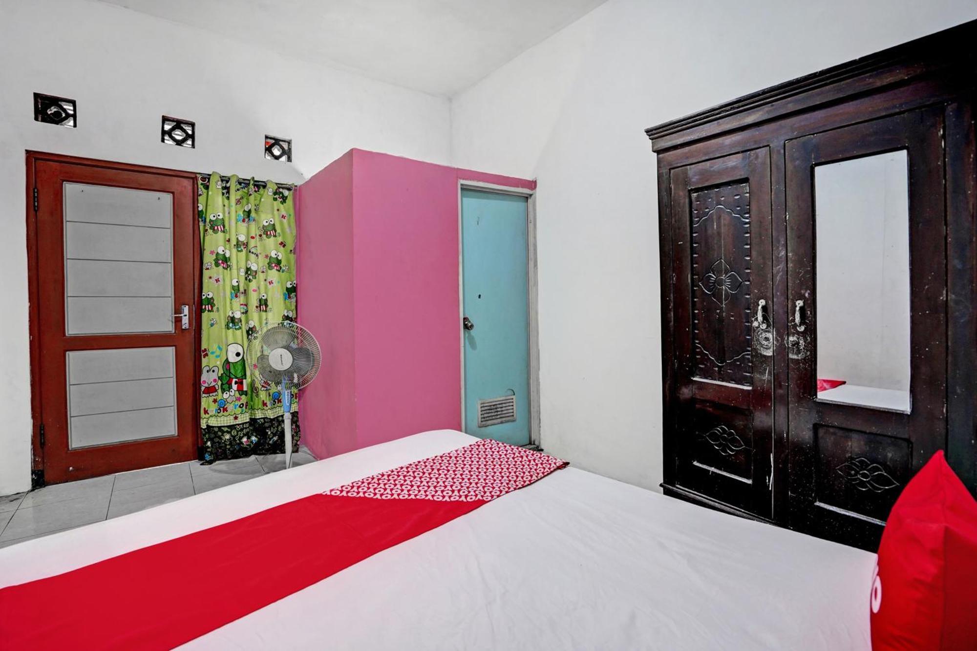 Oyo Life 92840 Wisma Morricco Jombang ภายนอก รูปภาพ