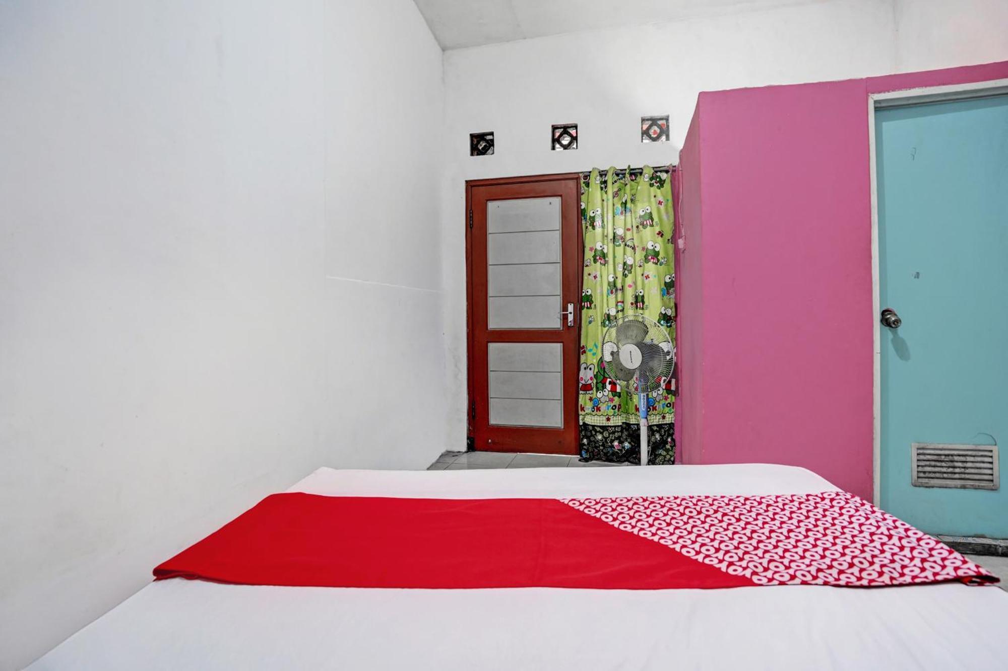 Oyo Life 92840 Wisma Morricco Jombang ภายนอก รูปภาพ